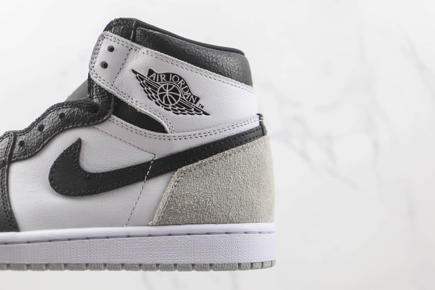 Air Jordan 1 Retro High OG 'Stage Haze' 555088-108 - Iconic Sneakers in Limited Edition