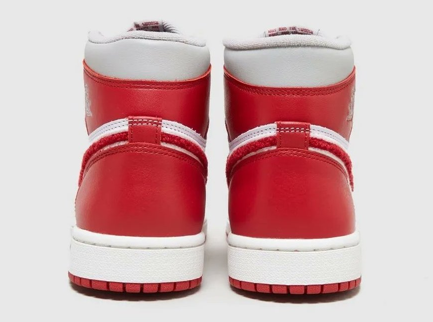 Air Jordan 1 High OG 'Newstalgia Chenille' DJ4891-061 - Vintage-inspired Sophistication for Sneakerheads