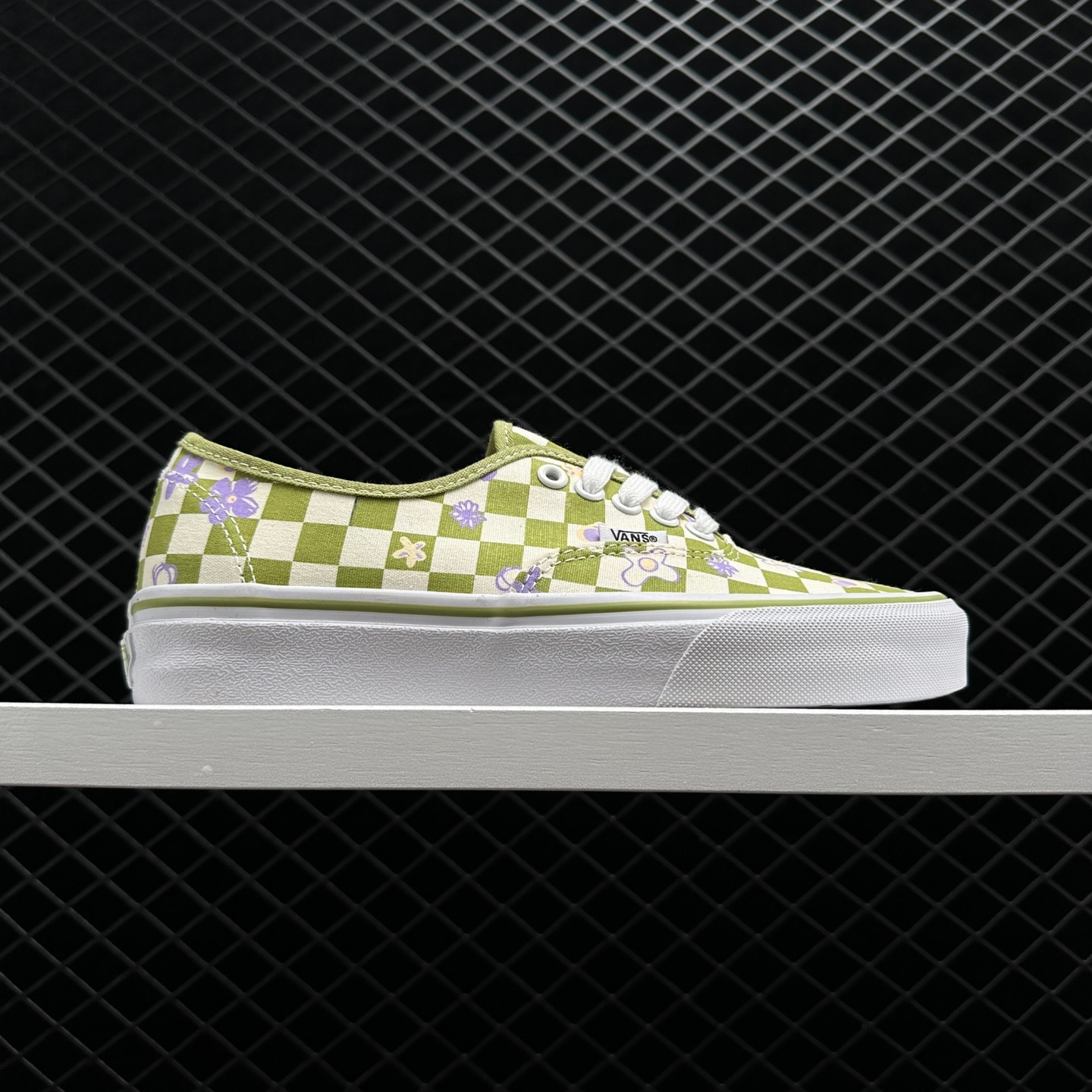 Vans Authentic Green White VN0A5KS9CCF: Stylish Wallpaper for Your Space
